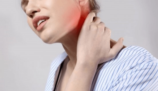 Osteocondrosis looks pain in neck and shoulders