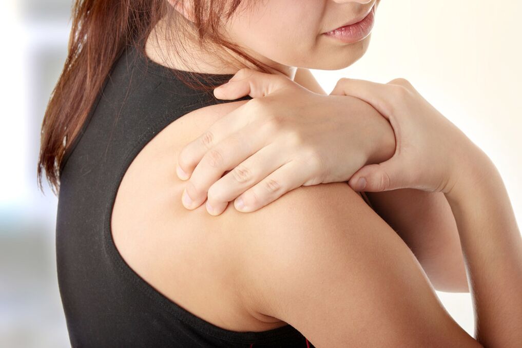 Cervical osteochondrosis can be accompanied by shoulder pain